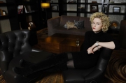 Julia Garner_002